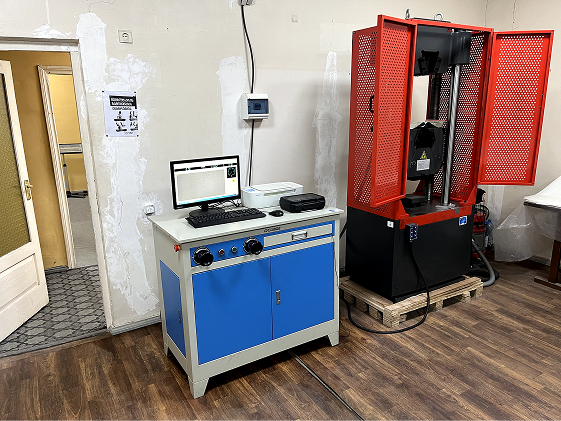 Hydraulic press with computer-controlled cold pressing station